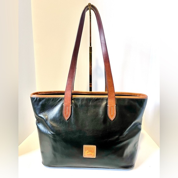 Dooney & Bourke Handbags - Dooney & Bourke Black and Brown Leather Zippered Shoulder Tote